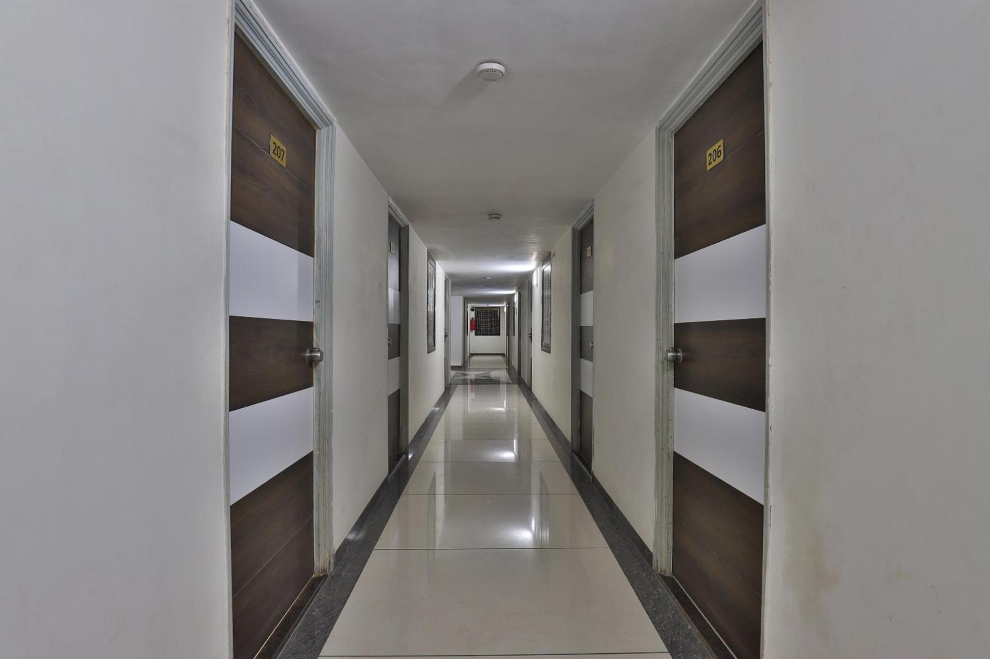 Hotel Collection O Panchsheel Vadodara Zewnętrze zdjęcie