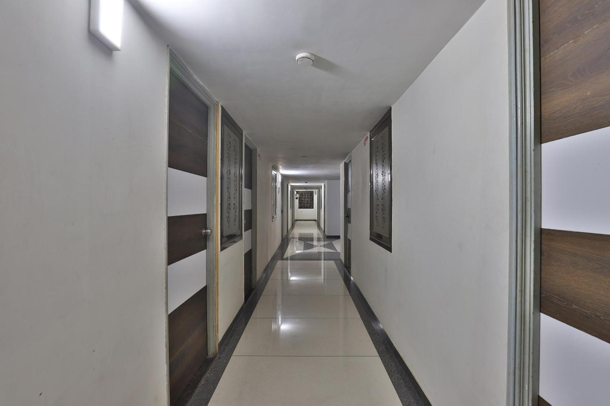 Hotel Collection O Panchsheel Vadodara Zewnętrze zdjęcie