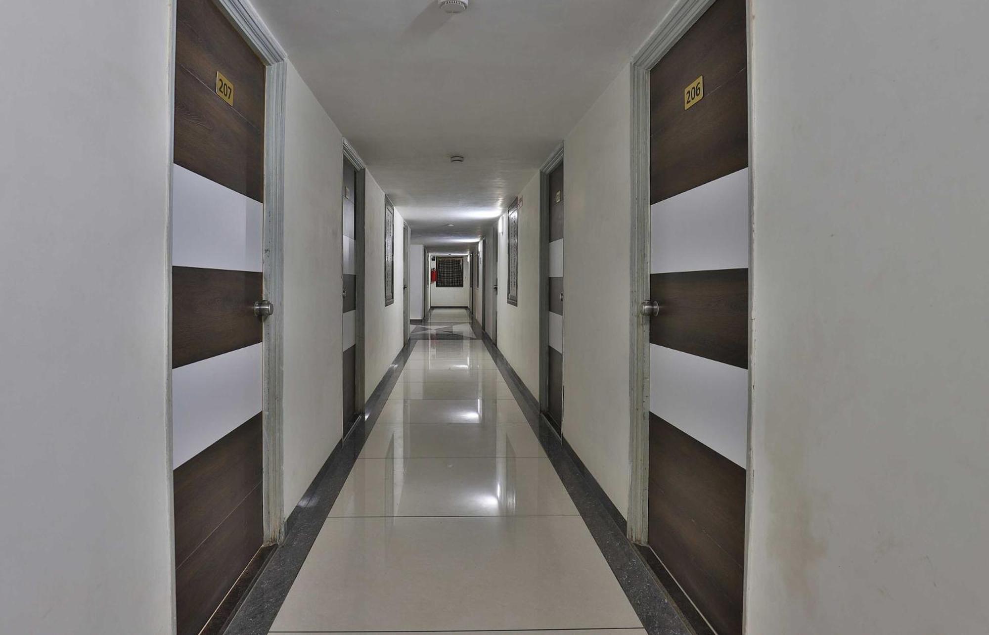 Hotel Collection O Panchsheel Vadodara Zewnętrze zdjęcie
