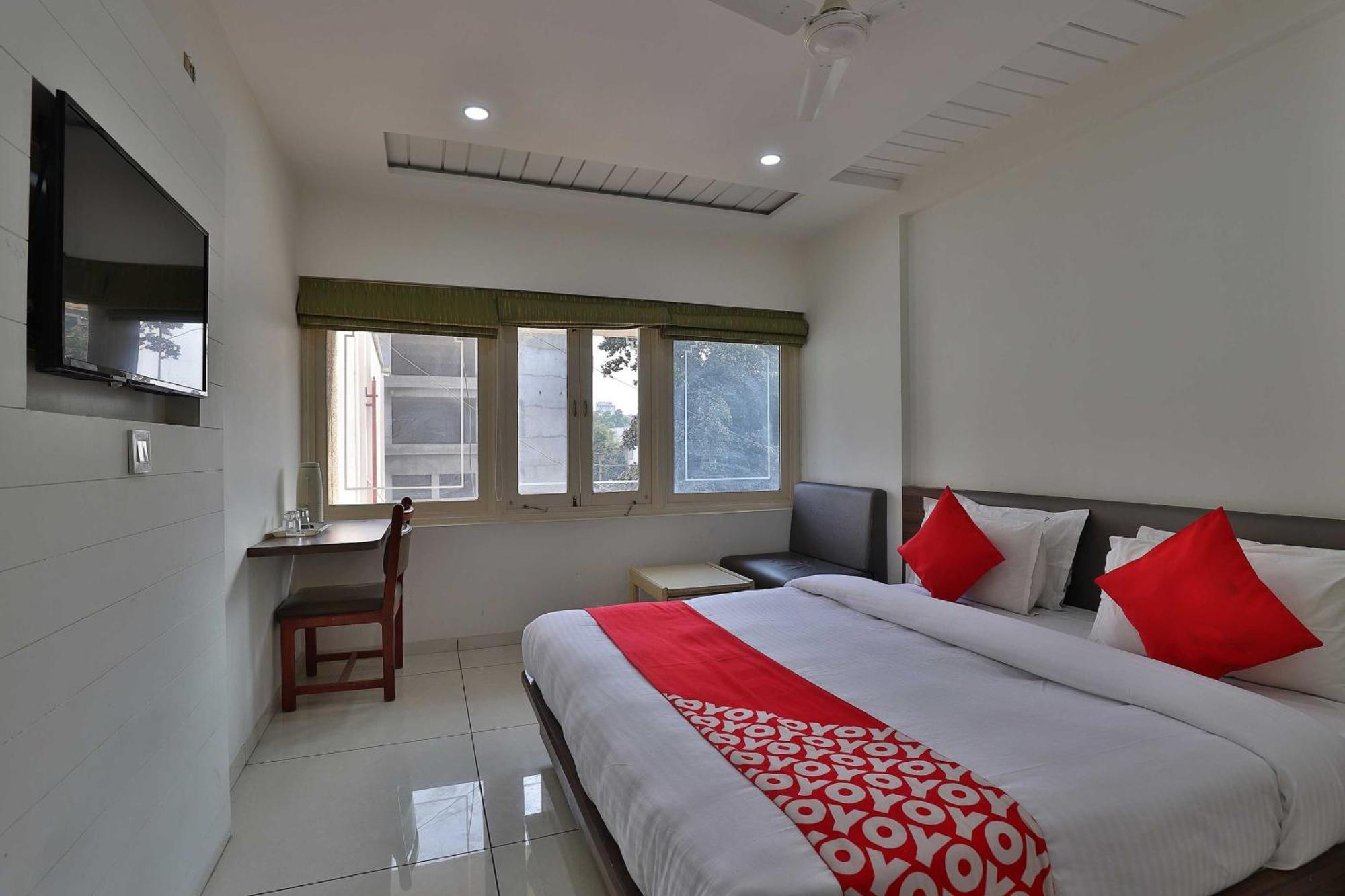 Hotel Collection O Panchsheel Vadodara Zewnętrze zdjęcie