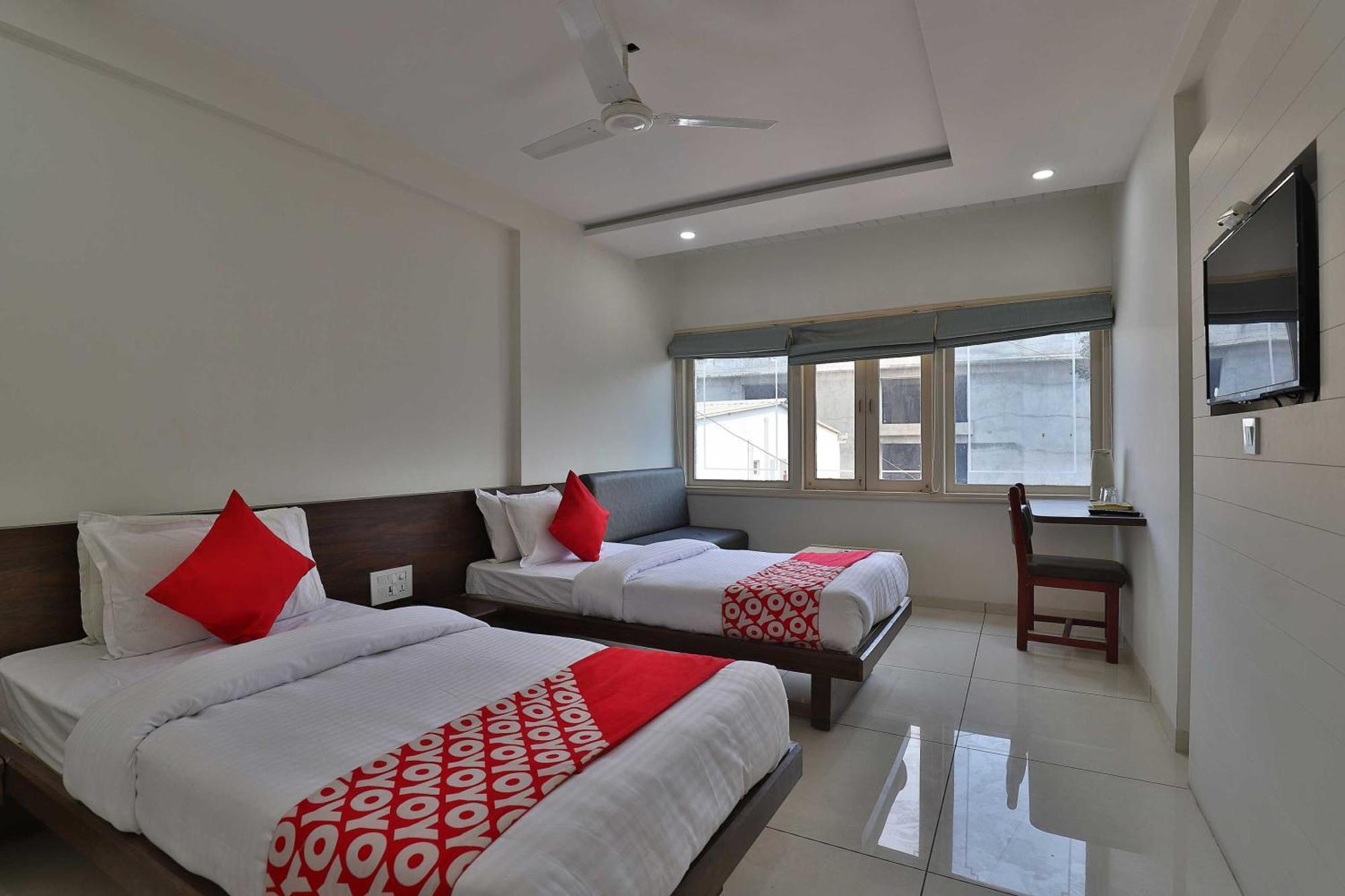 Hotel Collection O Panchsheel Vadodara Zewnętrze zdjęcie