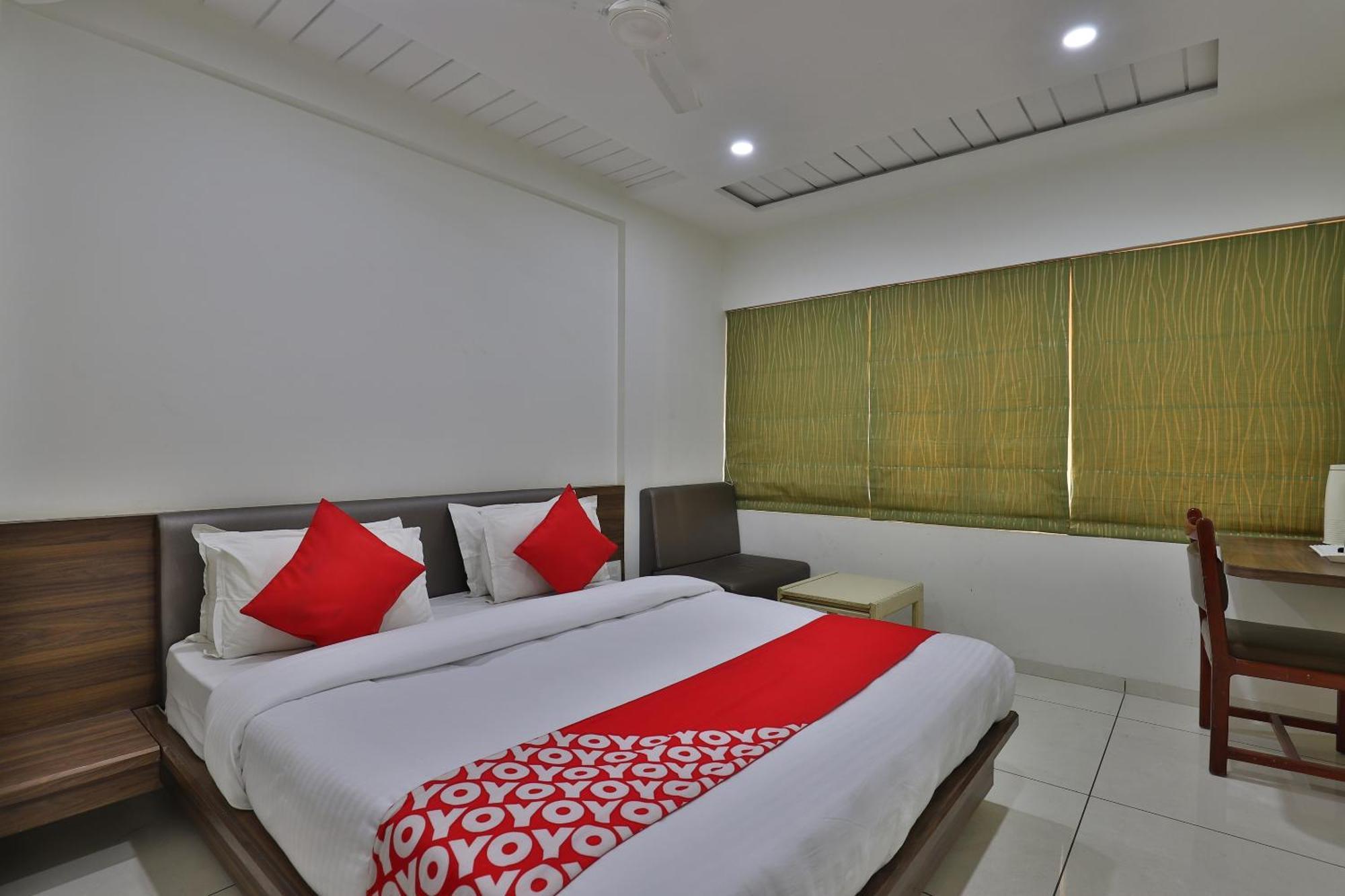 Hotel Collection O Panchsheel Vadodara Zewnętrze zdjęcie